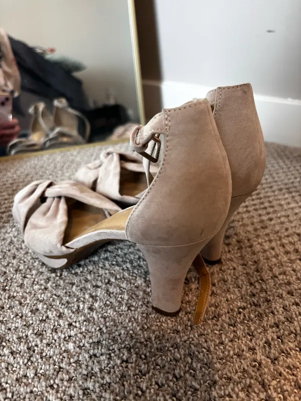 Nude heels suede Tan Size 8 - Image 2