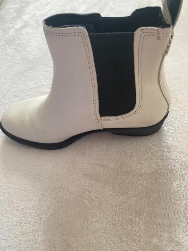 UGG Women's White & Black Emmeth Boots - Image 4