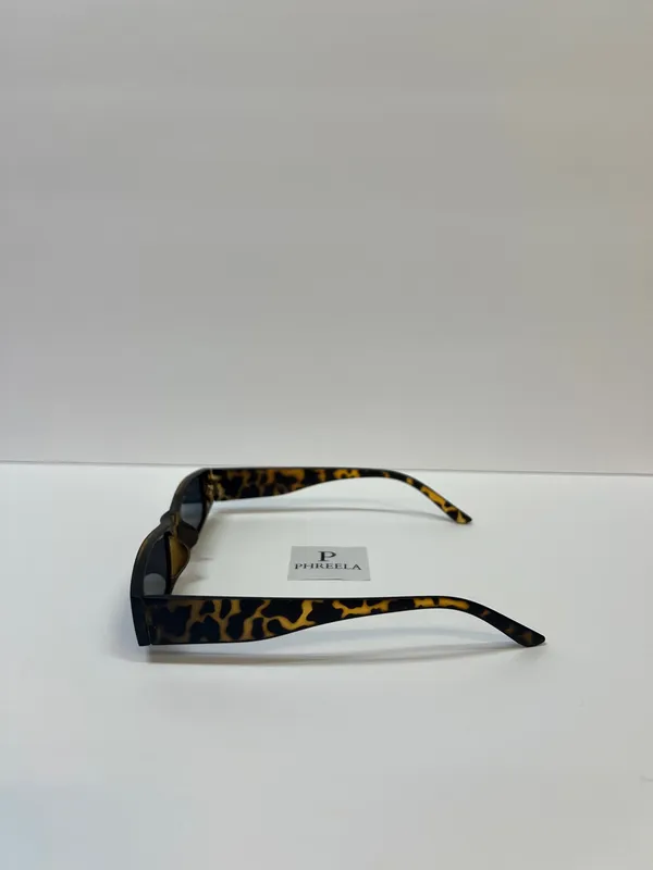 Slim 90s brown leopard sunglasses - Image 3