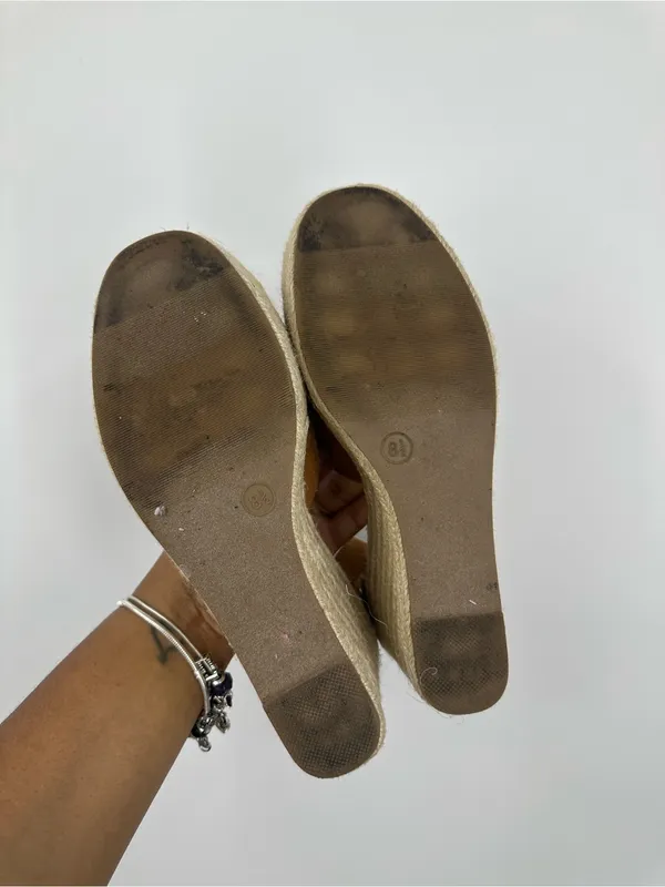 Universal Threads Tan Boho Wedge Sandals Women's Size 8.5 - Image 8