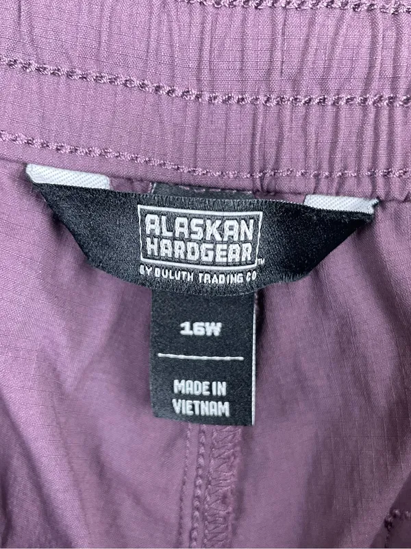 Duluth Alaskan Hardgear AKHG Women's Access Point Pull-On Shorts Size 16W Purple - Image 4