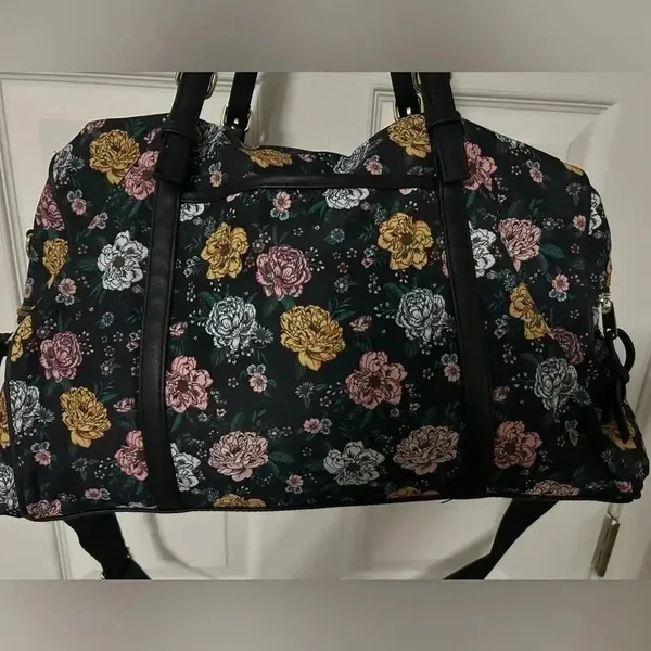 Flower women gym/luggage bag - Image 3