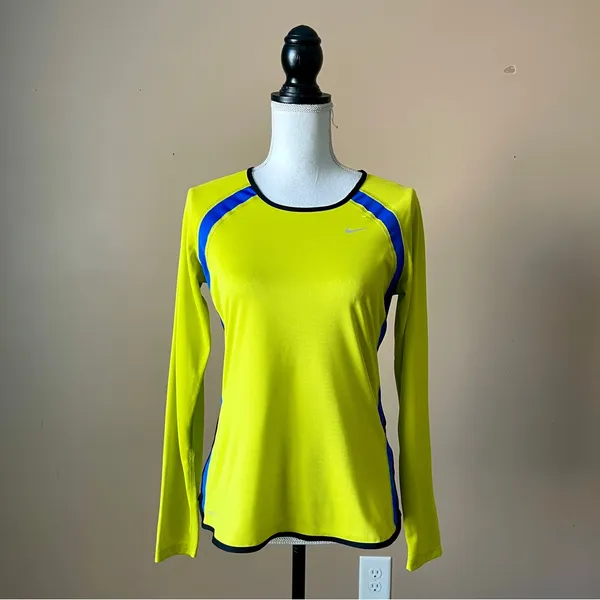NIKE | Lime Green Long Sleeve Performance Top Sz M - Image 2