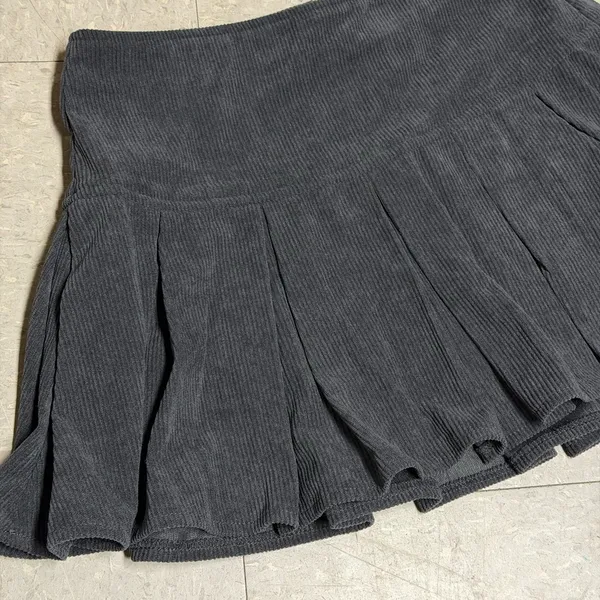 Windsor Corduroy Skirt - Image 3