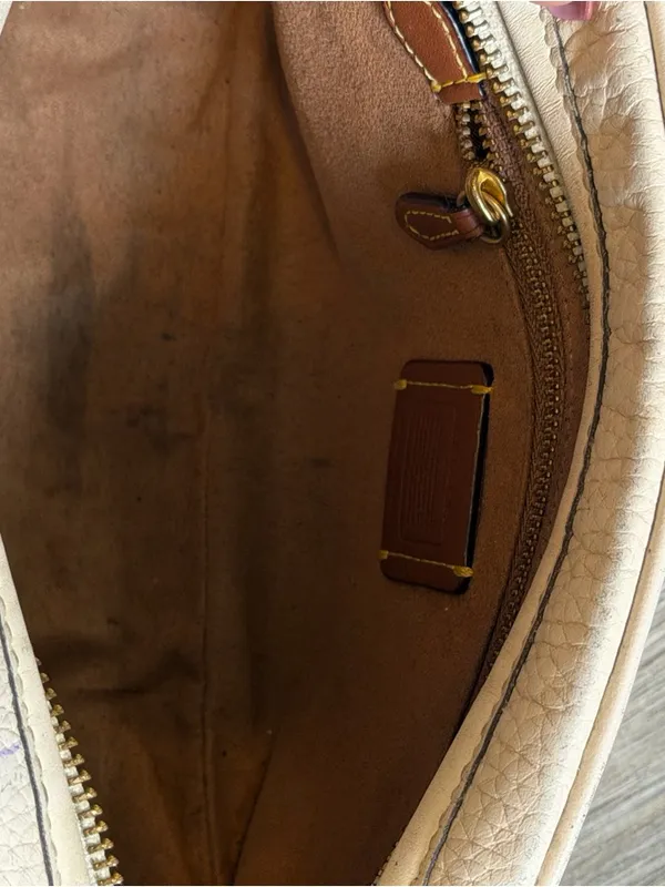 Coach Soft Pebbled Leather
Camera Bag CC386 Chalk Cream - Image 8