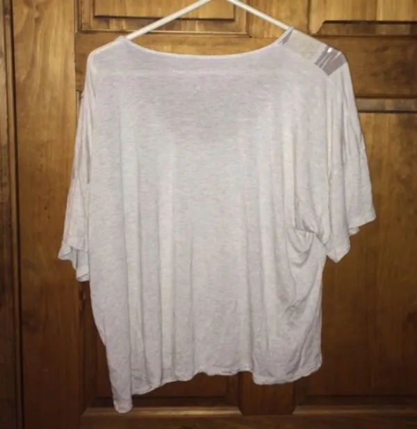 Calvin Klein! Off the shoulder top! - Image 3