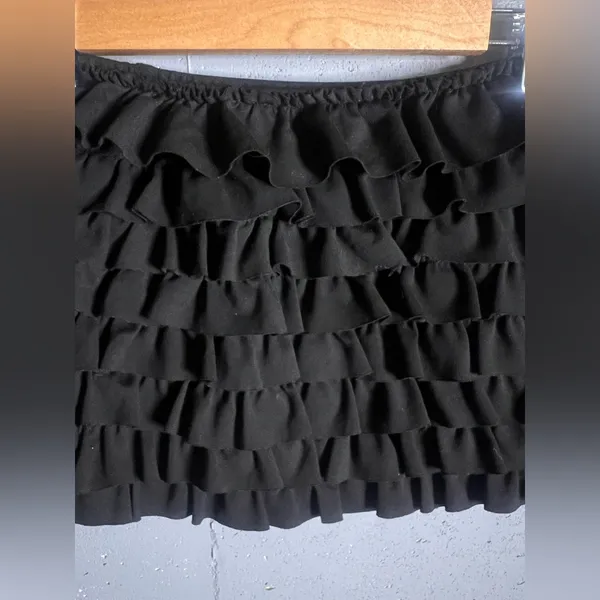 Edikted Blank Space Ruffled Mini Skirt in size Small - Image 7