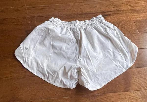 Lululemon White Hotty Hot Low-Rise Lined Short 4” - Image 2
