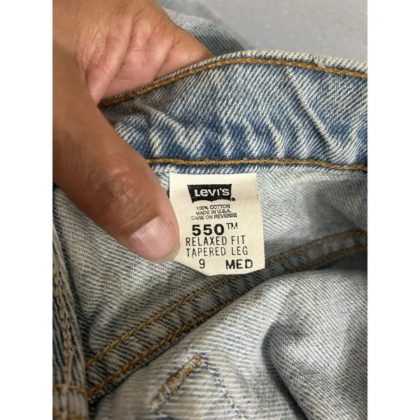 Vintage 90 Levis 550 Relaxed Fit Tapered Leg Jeans Light Wash Made in USA Size 9 - Image 4