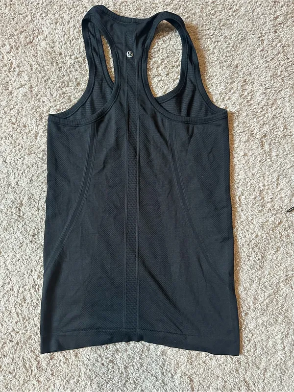 Lululemon Black Racerback Women's Tank Top - Image 4