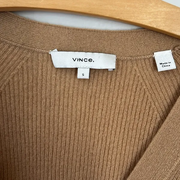 Vince Tan cashmere feel Cardigan Sweater V-Neck Knit. Size Large - Image 2