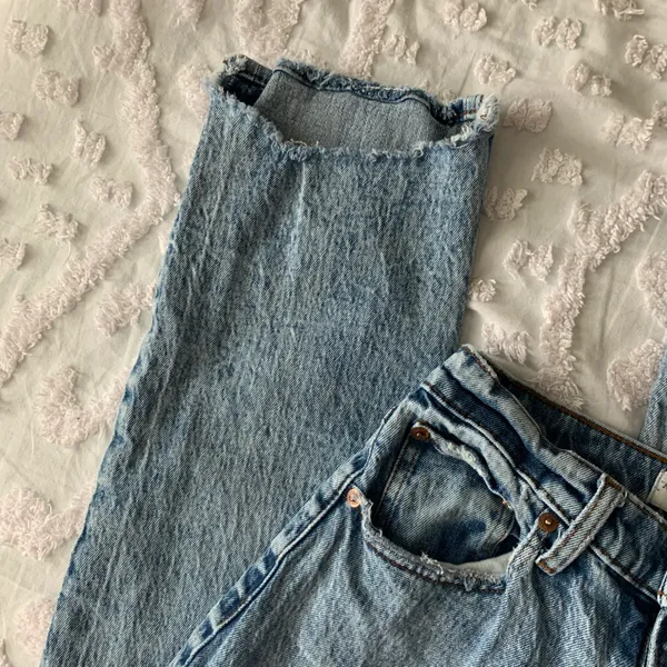 Abercrombie Women’s 26 2 Regular The 90’s Straight Ultra High Rise Jeans - Image 4