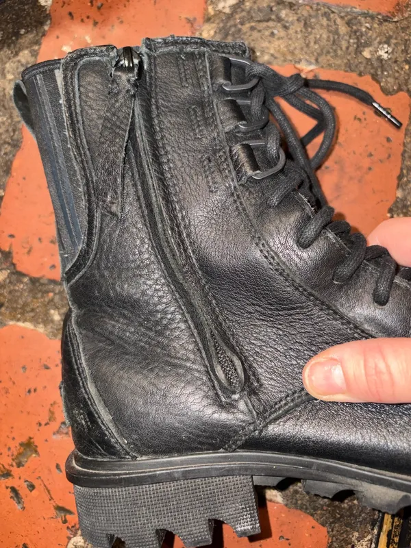 SOREL Phoenix Lace Leather Black Biker Waterproof Combat Boots Women's Sz 6.5 - Image 4