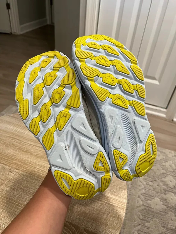 Hoka Women’s Clifton 9 Running Shoes - Image 6