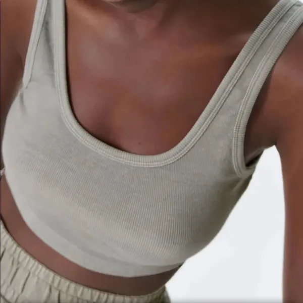 ✨ WASHED EFFECT CROP TOP✨ - Image 2