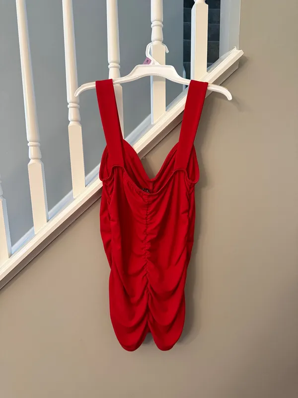 red bodycon top - Image 2