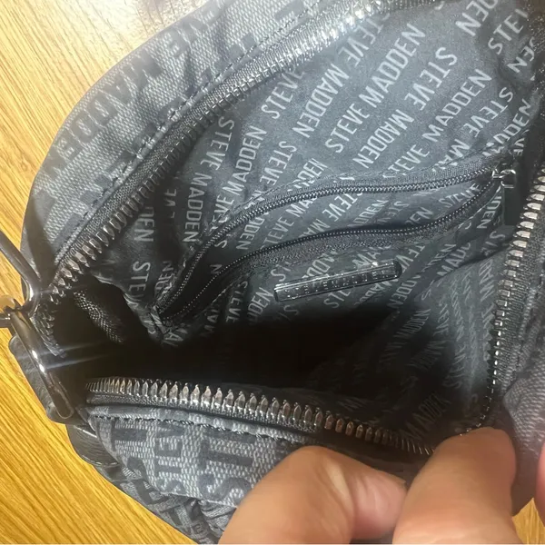 Steve Madden Black Crossbody Bag - Image 6