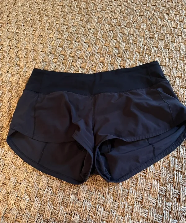 Lululemon Speed Up Low-Rise Lined Shorts 2.5” Black - Image 2