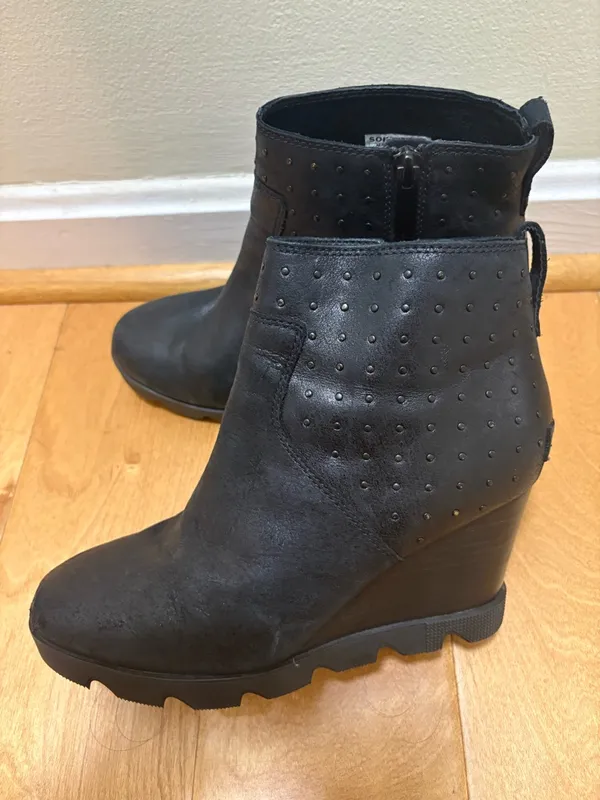 Sorel Joan Uptown Stud Bootie, boot wedge sz 9 black - Image 4