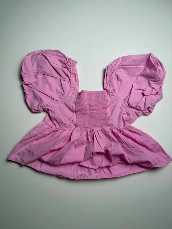 Old Navy Barbie Pink Puff Sleeve Ruched Fairy Babydoll Milkmaid Cute Blouse Top Size M - Image 4
