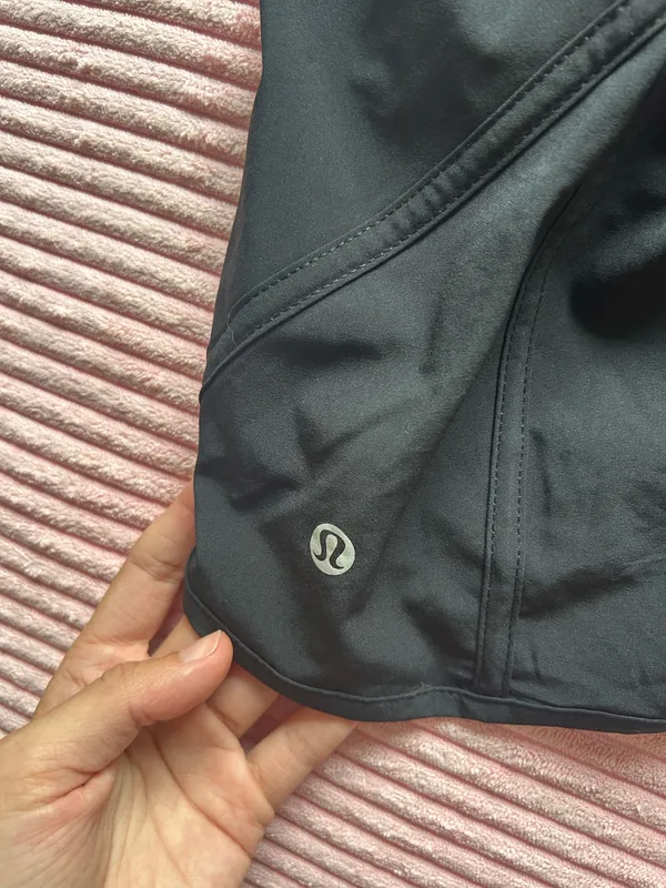 Lululemon Tracker Shorts 4" - Image 5