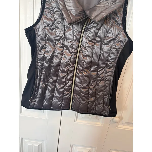 Calvin Klein Performance Premium Down‎ Gray Metallic Puffer Vest Size Large - Image 4