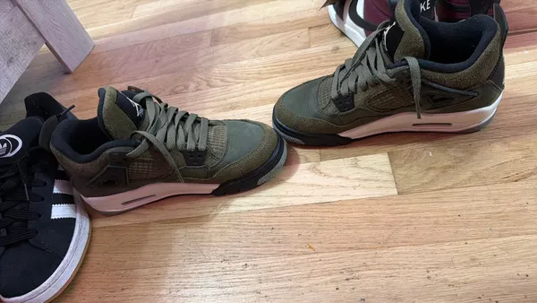 Air Jordan 4 Retro - Image 13