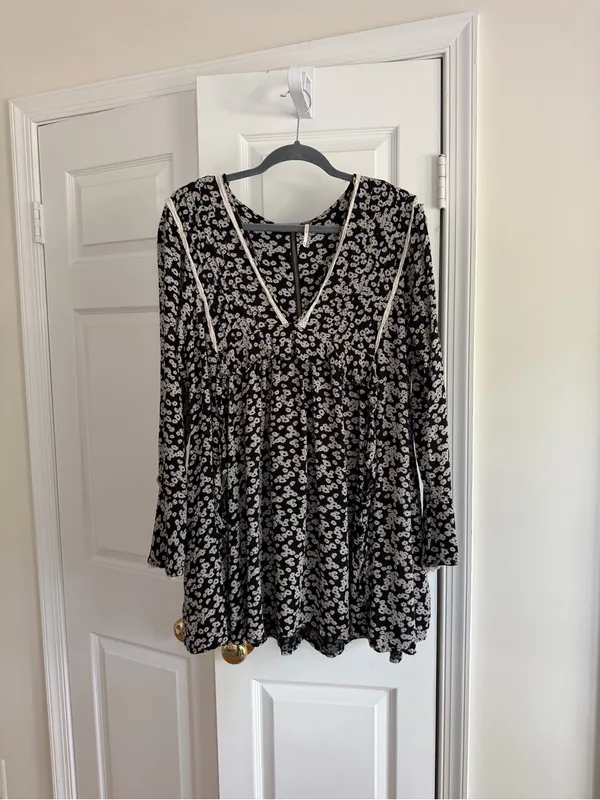 Free People Like You Best Black Floral Bell Sleeve Mini Dress Tunic M - Image 10