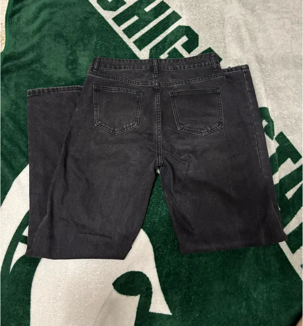 Black Ripped Jeans Shein High-Waisted Straight Leg - Image 4