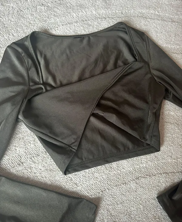 Twist Front Olive Green Crop Top Size M - Image 5