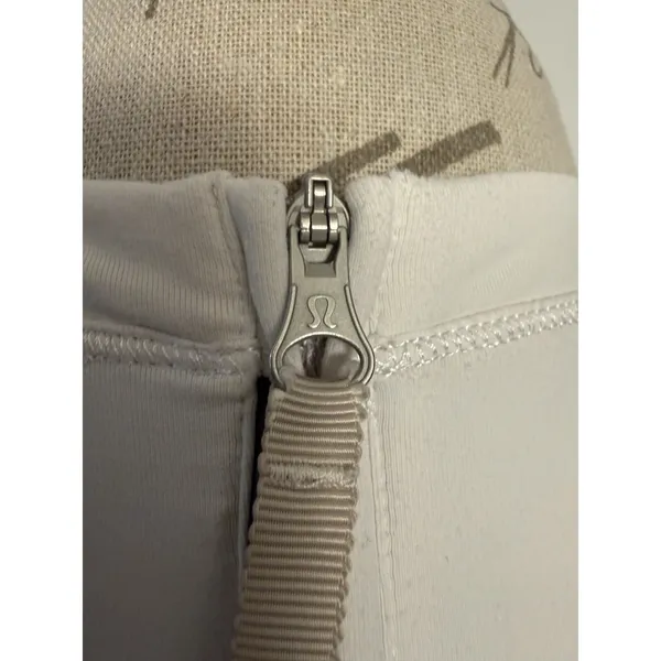 Lululemon Run Warm Up Crew Long Sleeve 1/2 Zip Back White Dune Women's Sz 6‎ - Image 4
