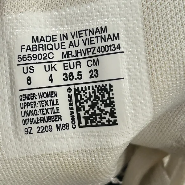 Converse High-Top Sneakers in white sneakers has some stains - Image 12