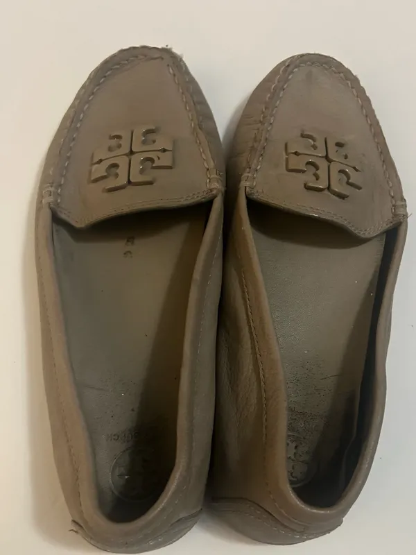 Tory Burch Taupe Brown Leather Logo Driving Loafers - Image 3