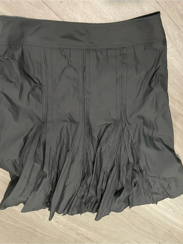 Gerard Darel Black A-Line Pleated Skirt with Grommet Tabs - Image 3