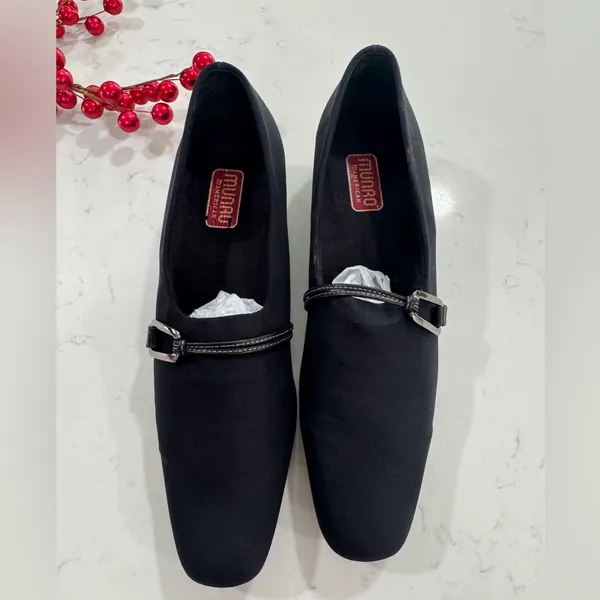 Munro Black Shoe with Silver Buckle - Image 7