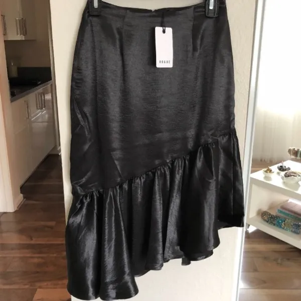 Ro & De Black Satin Asymmetrical Ruffle Midi Skirt NWT S - Image 4