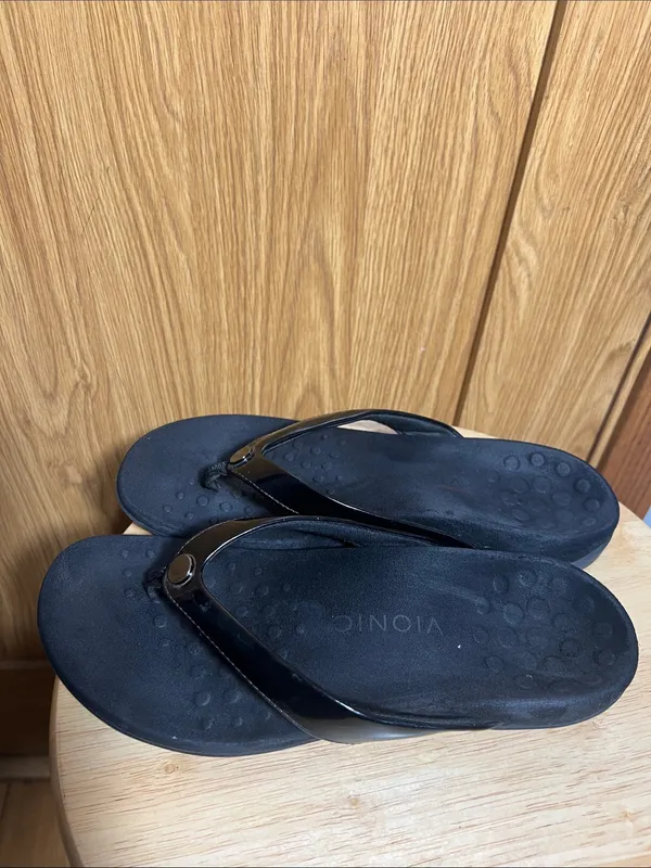 Vionic Black Patent Thong Sandals with Round Accent - Image 2
