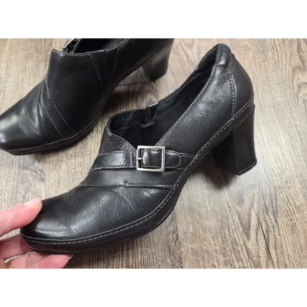 Clarks Artisan Mules Clogs Heel Black Leather Buckle Slip On Shoes Size 9N - Image 2
