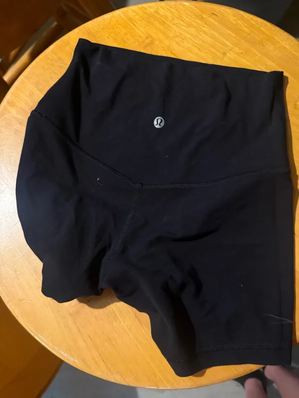 Lululemon Shorts Align 4" - Image 2