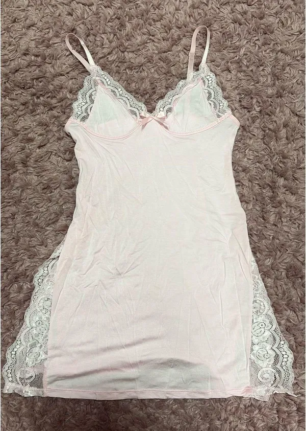 Pink night gown - Image 2