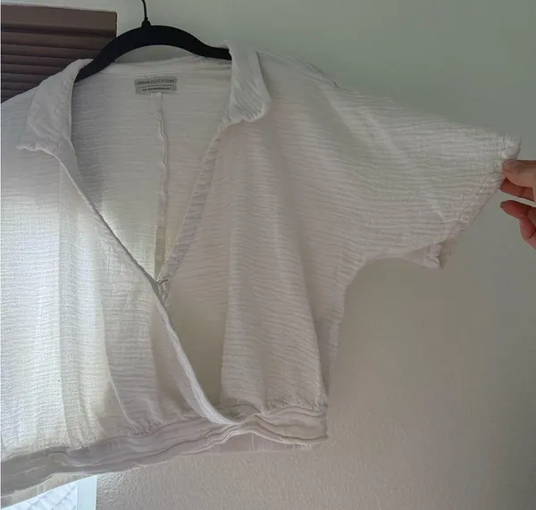 Urban Outfitters Blouse Top Womens Small Cropped White Wrap Short Sleeve - Image 9