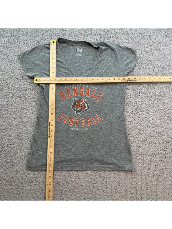 NFL Team Apparel Cincinnati Bengals Womens Heather Gray V-Neck Graphic T-Shirt L - Image 3