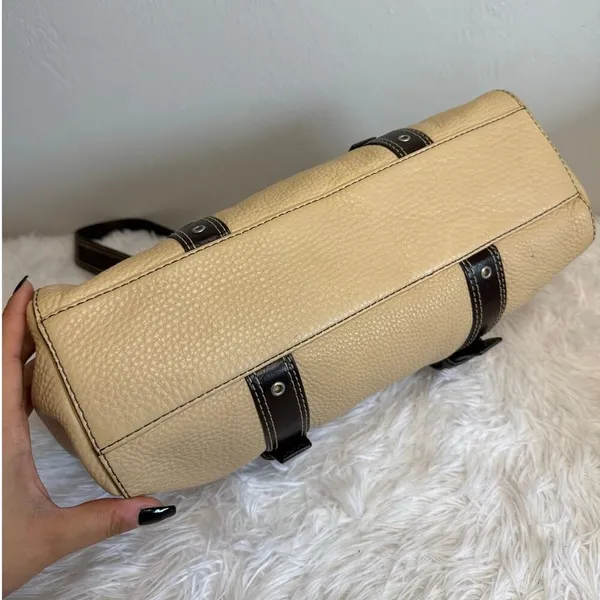 COACH Chelsea Beige and Brown Pebbled Leather Shoulder Bag - Image 3