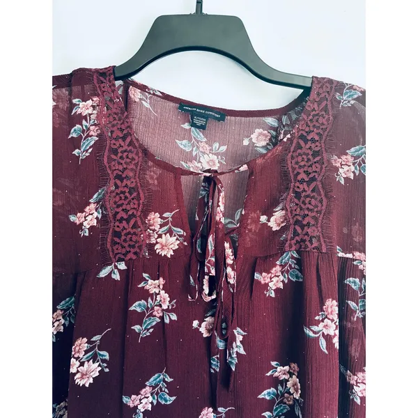 American Eagle Floral Boho Peasant Blouse XL Burgundy Bell Sleeve Lace Tie Neck - Image 5