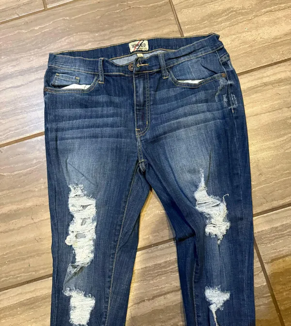 Denim Blvd Women’s jeans Sz 17! No :( - Image 2