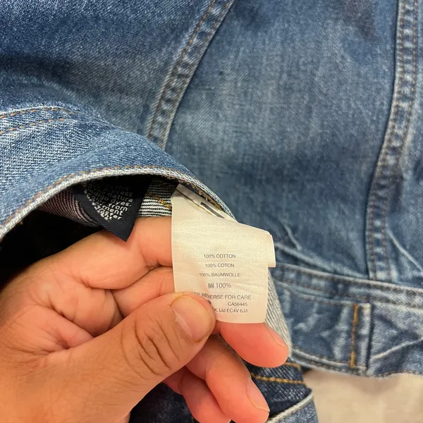 J.Crew Classic Denim Jacket Small Wash Fitted Button Front Trucker Style Classic - Image 5