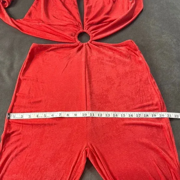 Women’s Red Deep V-Neck Halter Jumpsuit Ring Accent Wide Leg BodyCon Size L NEW - Image 12