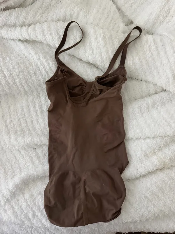 SKIMS Bodysuit Sculpt Seamless - Image 2