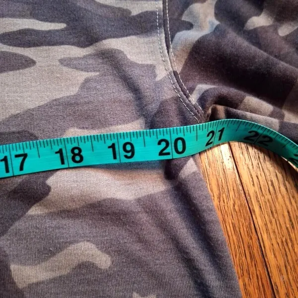 Splendid‎ Camo Long Sleeve TShirt Women's Size S - Image 6