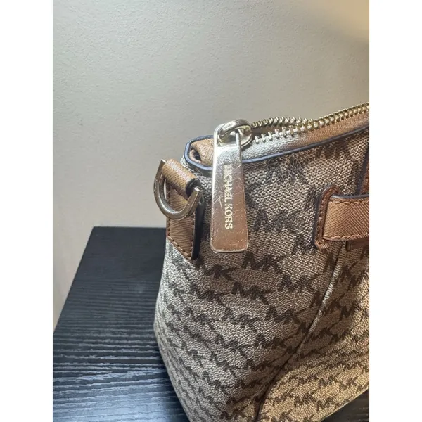 Michael Kors Signature Handbag Brown With Gold tone Lock Zippered - Image 6